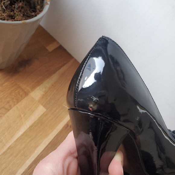 CLASSIC Stuart Weitzman Pumps - Picture 4 of 6